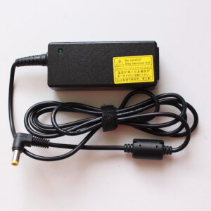 CHARGEUR  POUR PC PORTABLE  TOSHIBA 19V*1.58A