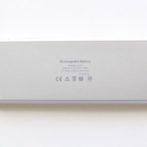 Batterie POUR PC PORTABLE MacBook 13″ – A1181 – – 2006-2009 10.8V – 55Wh A1185 couleur Blanc